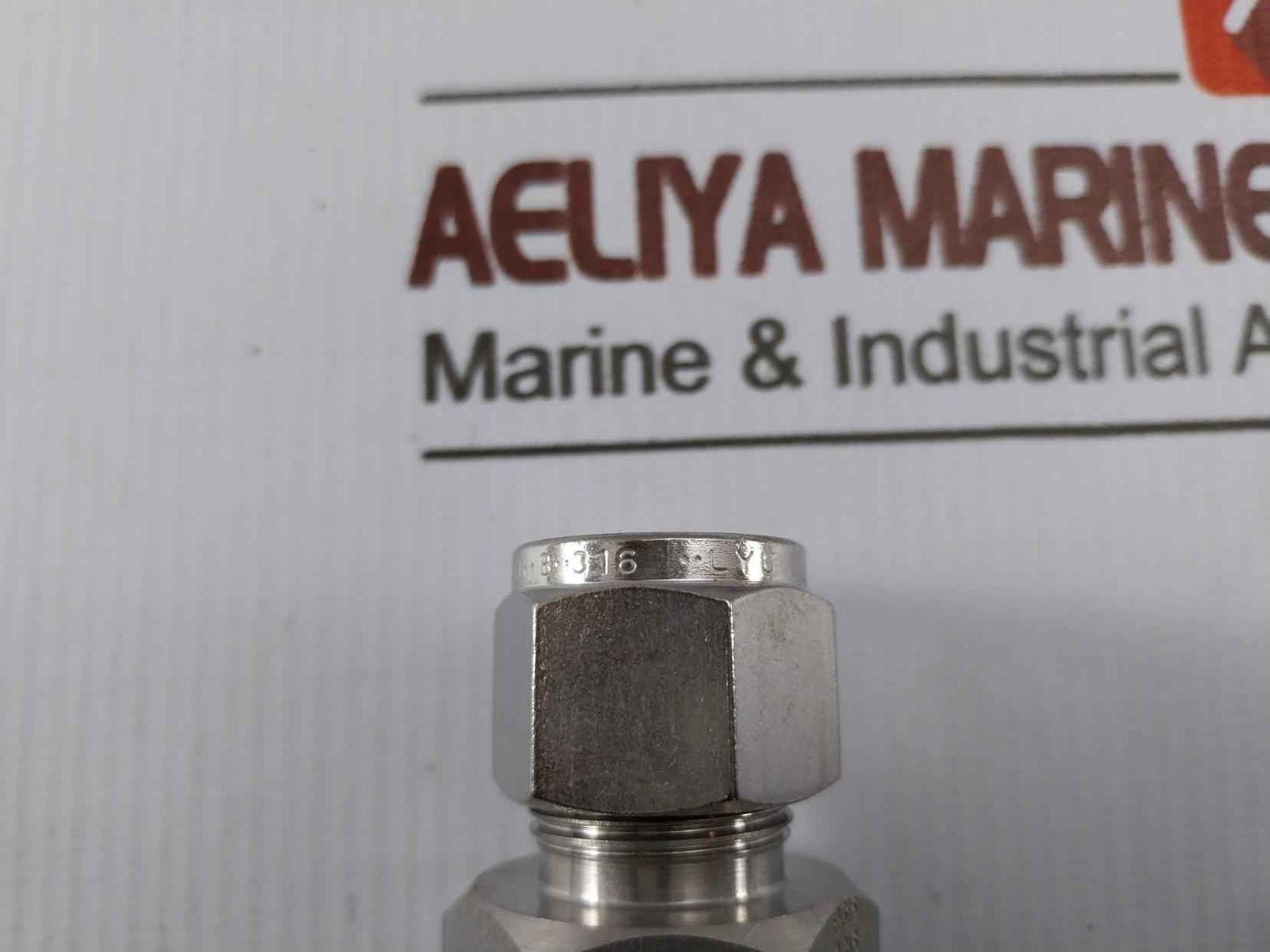 Parker 8A-b8Lj2-ssp-h-3478 B-series Two Way Stainless Steel Ball Valve Ini-208