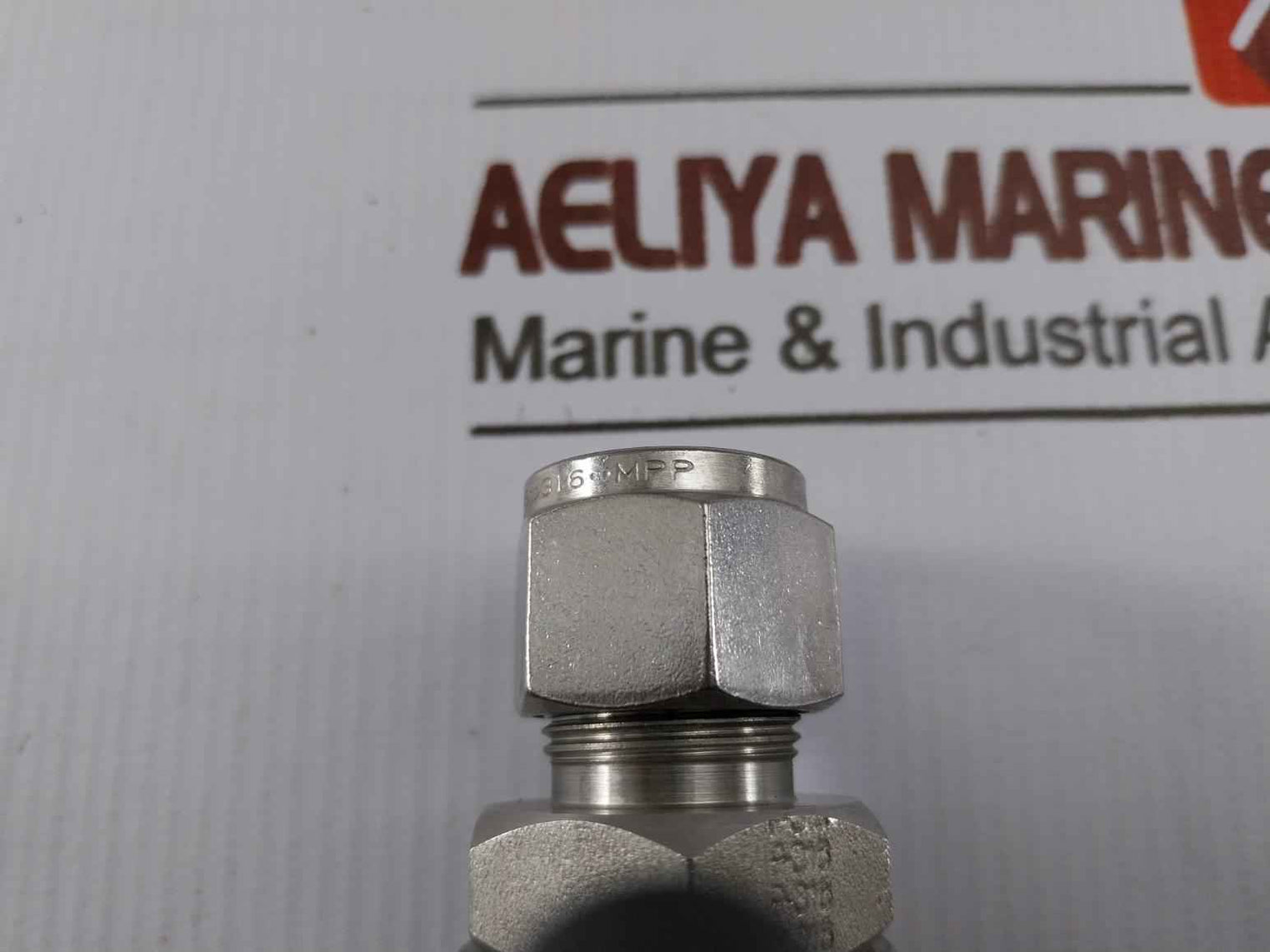 Parker 8A-b8Lj2-ssp-h-3478 B-series Two Way Stainless Steel Ball Valve Rev: A1