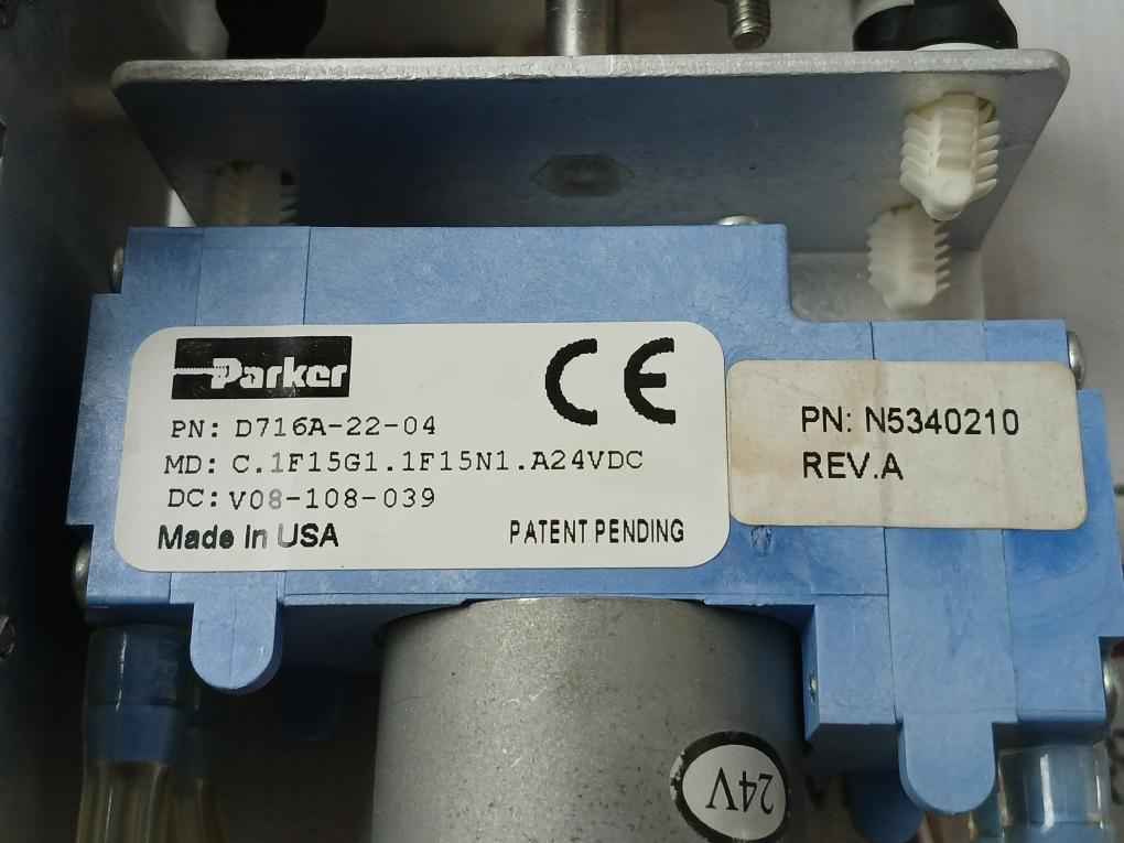 Parker D716a-22-04 Diaphragm Pump W/ Minco Ct198-1010r45.0l1-r Temp Controller