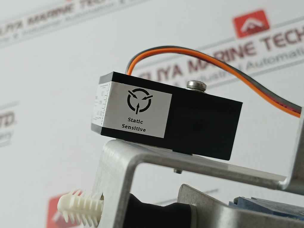 Parker D716a-22-04 Diaphragm Pump W/ Minco Ct198-1010r45.0l1-r Temp Controller