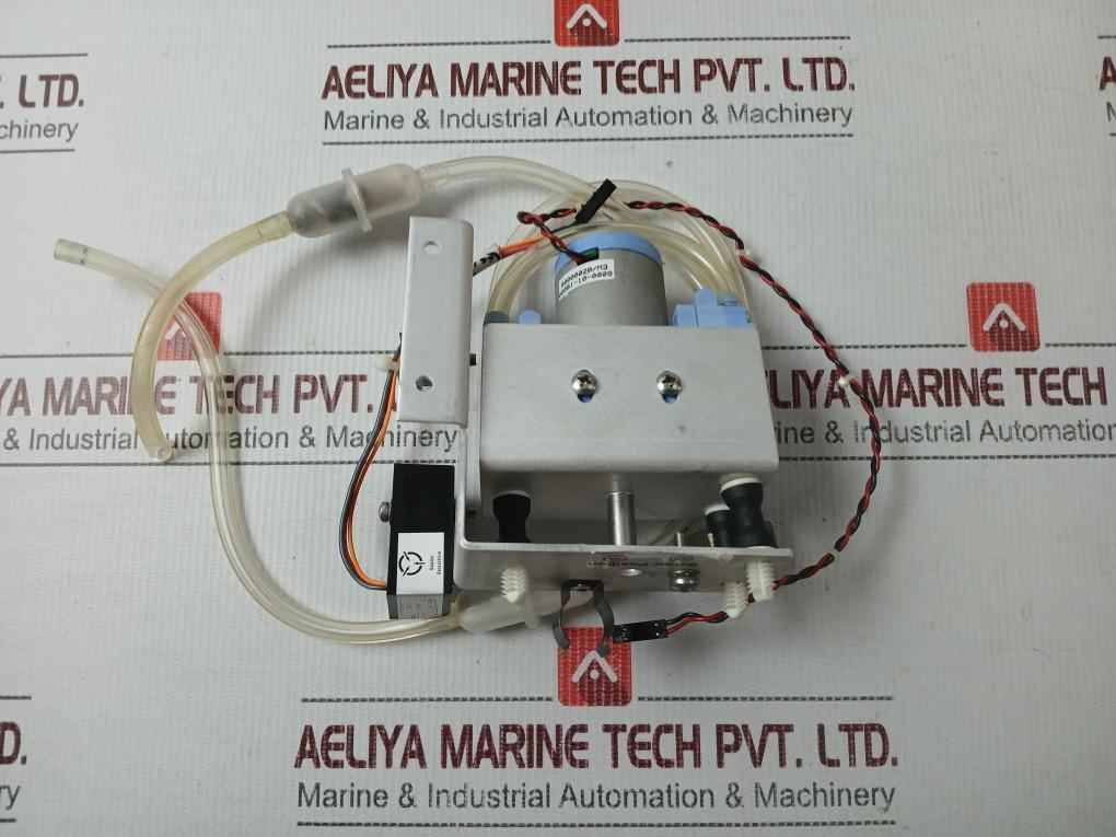 Parker D716a-22-04 Diaphragm Pump W/ Minco Ct198-1010r45.0l1-r Temp Controller