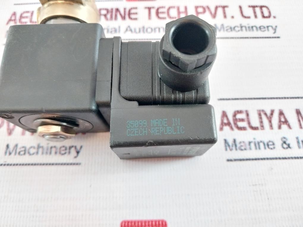 Parker Lucifer 121K0240 D15 A Solenoid Valve With Coil 483510S6 F