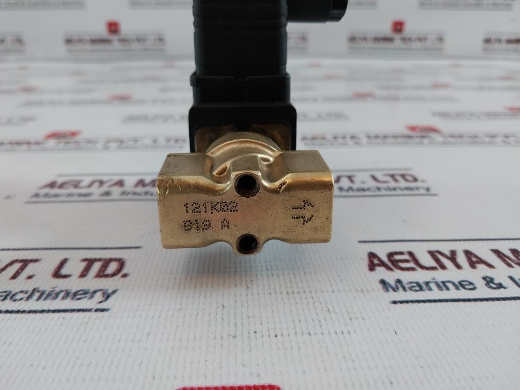 Parker Lucifer 121K02 B19 A Solenoid Valve With Coil 483510S6 F