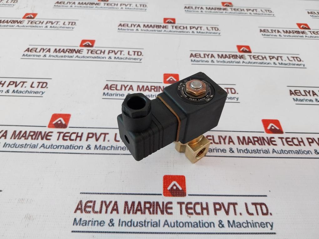 Parker Lucifer 121k02 Solenoid Valve W/ Coil 483510s6 F 220-240v 50hz