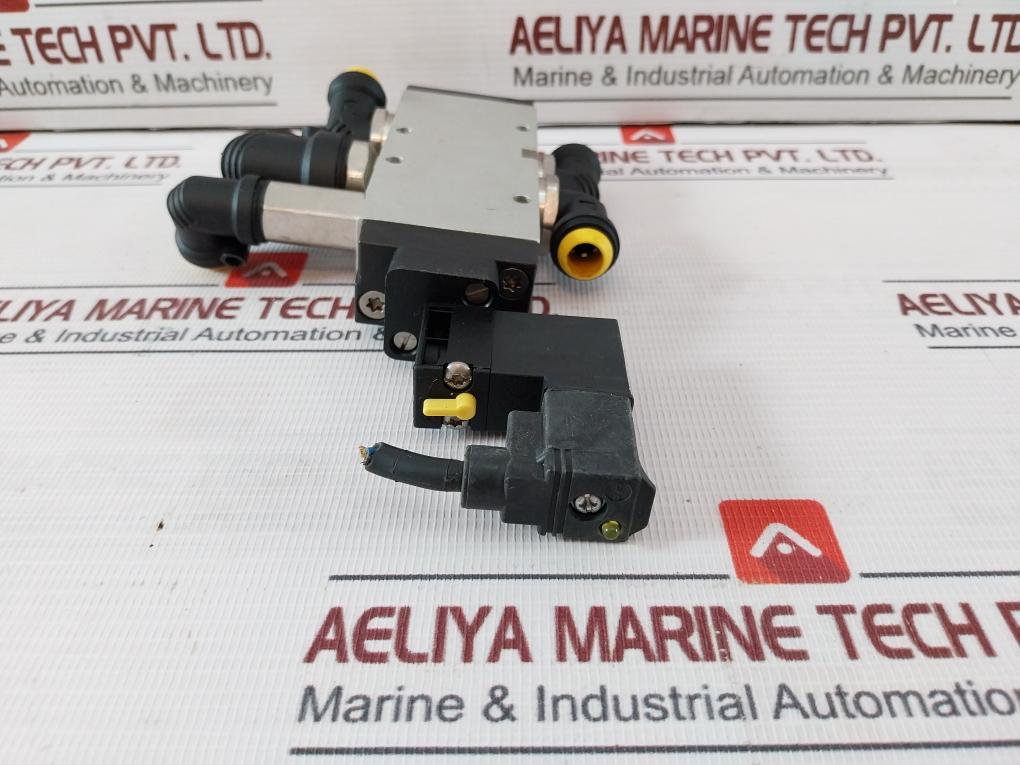 Parker P2Lbx512Esnxxx Pneumatic Valve 24Vdc 1.2W 10 Bar/145 Psi