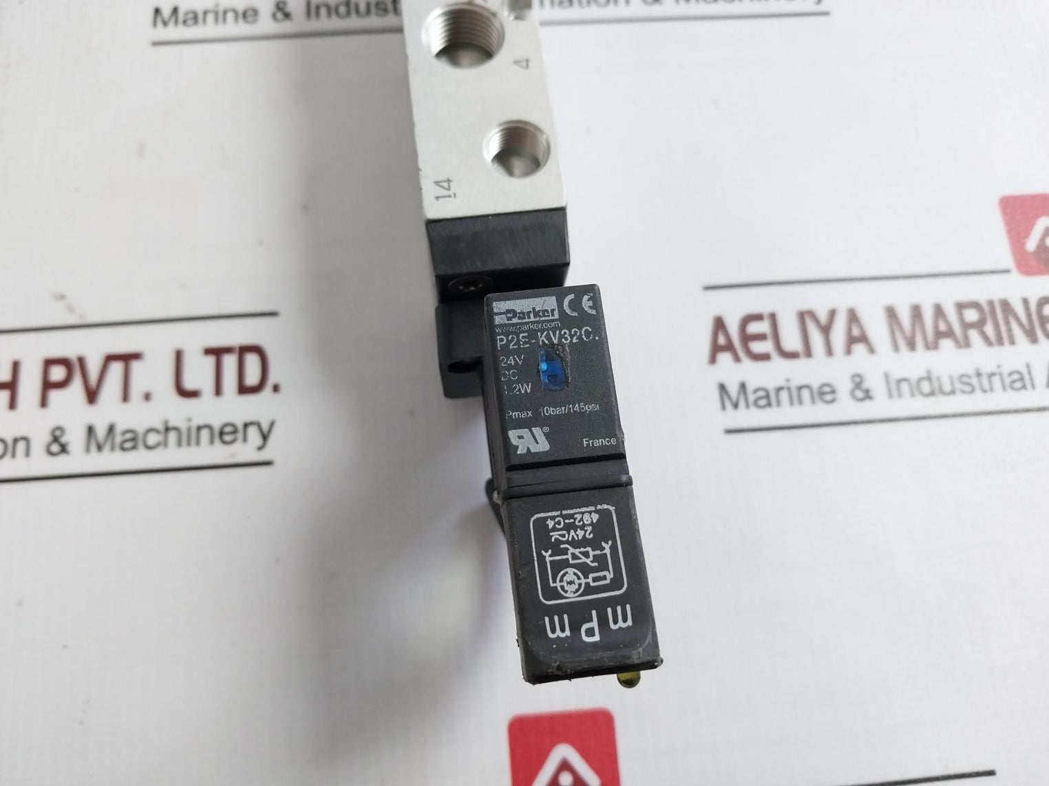 Parker P2Lbx512Esnxxx Viking Xtreme Directional Control Valve 24V~ Dc 10Bar/145 Psi