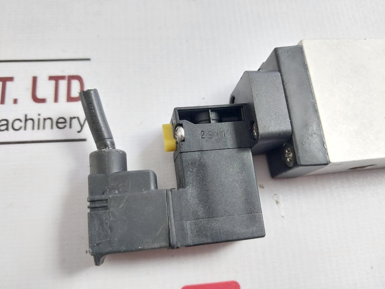 Parker P2Lbx612Eenxxx Valve Internal Air Standard Temperature 145 Psi 24Vdc