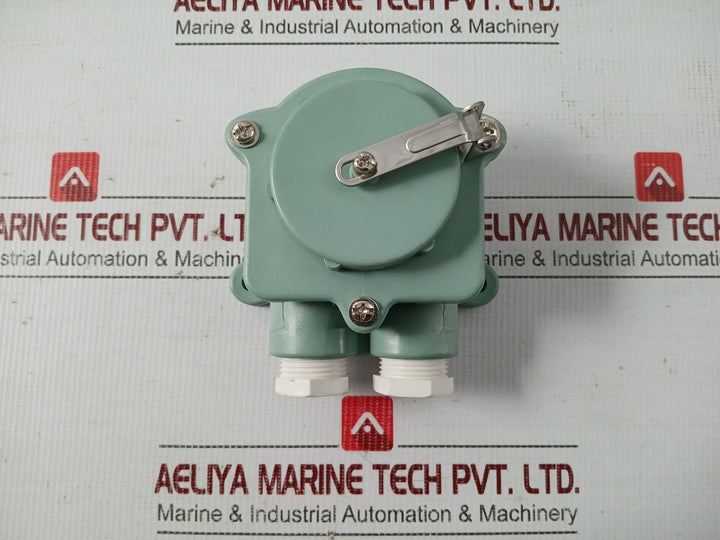 Part-No-Z-1m-Marine-Socket-2p-E-Ip56-250v-20a-2