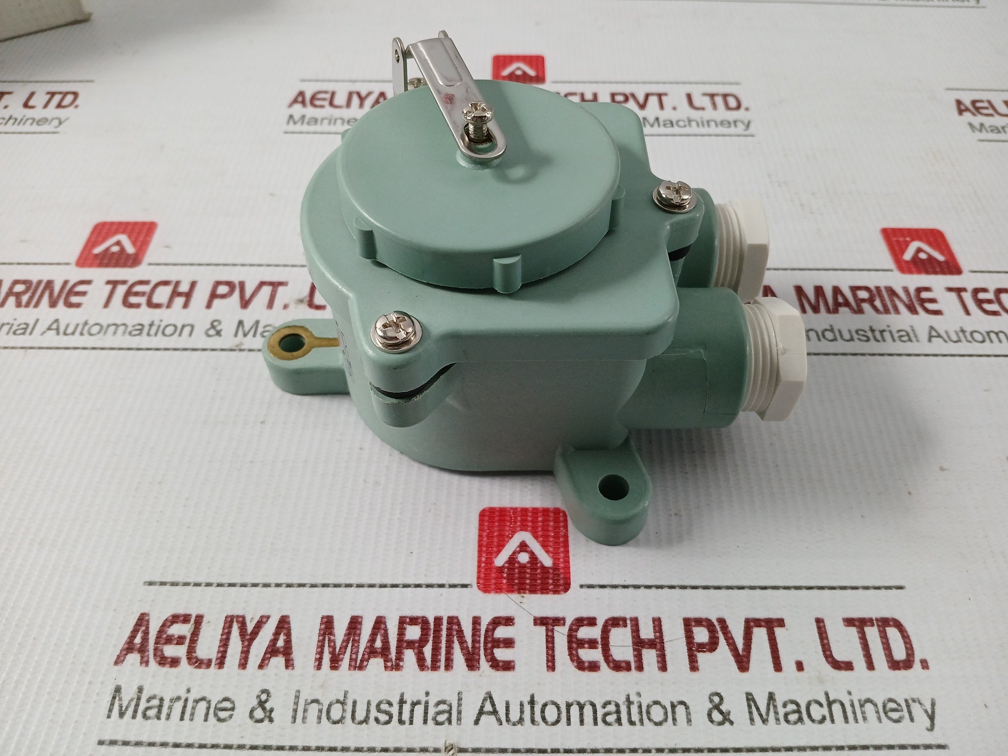 Part-No-Z-1m-Marine-Socket-2p-E-Ip56-250v-20a-6