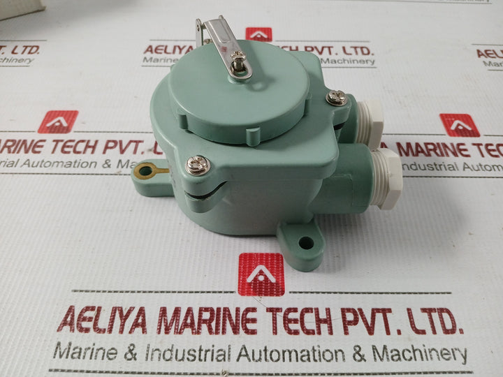 Part-No-Z-1m-Marine-Socket-2p-E-Ip56-250v-20a-6