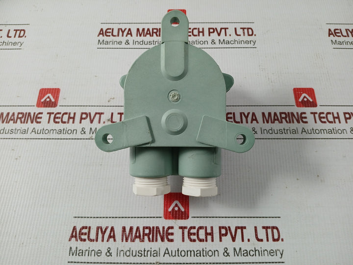 Part-No-Z-1m-Marine-Socket-2p-E-Ip56-250v-20a-8