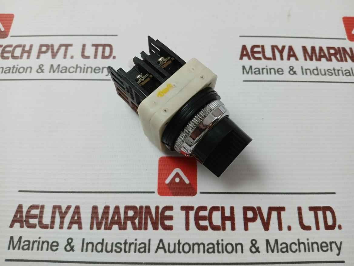 Part No: Ah30-p2 On Off Command Switch By Fuji Electric