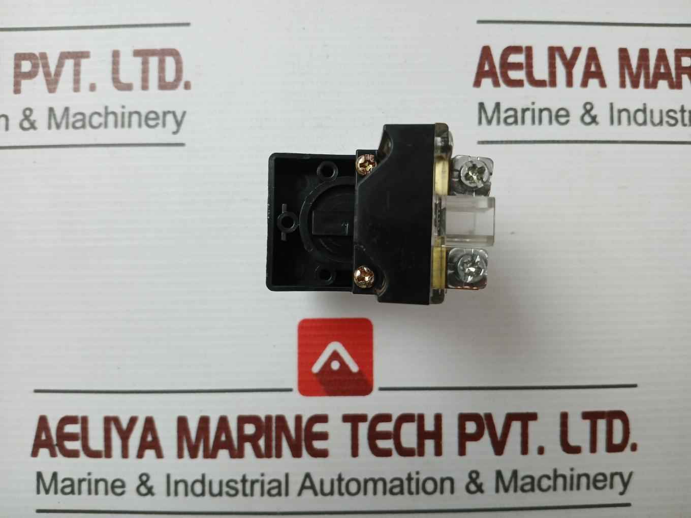 Part No: Cr-251-1 Push Button Switch By Hanyoung Nux 250 V A.C./5 A