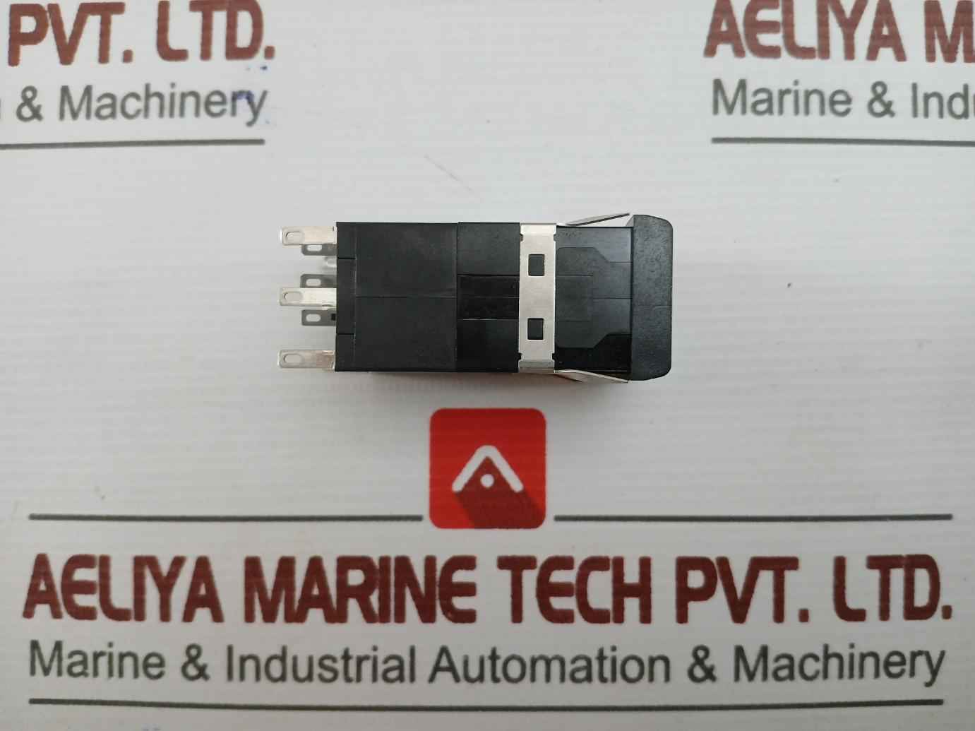 Part No: Mc3D-m10Rb Push Button Switch By Idec
