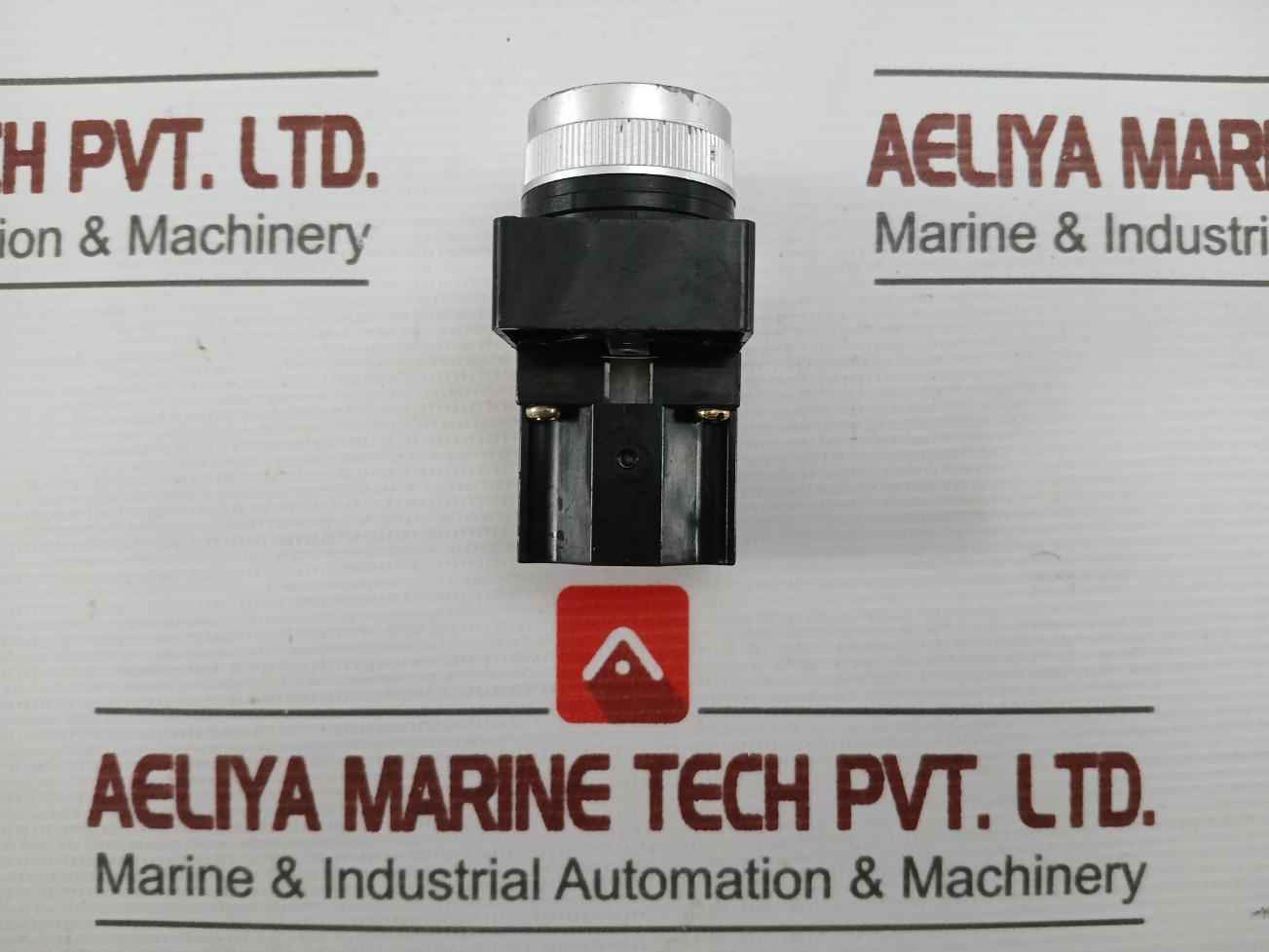 Part No: Nux Cr-251-1 Hanyoung New Push Button Switch