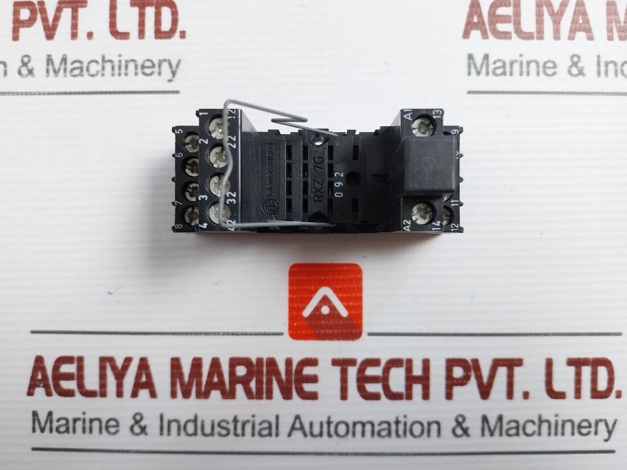 Part No: Rxn 41G11 Fd Telemecanique Relay With Socket 5A 250Vac 110Vdc