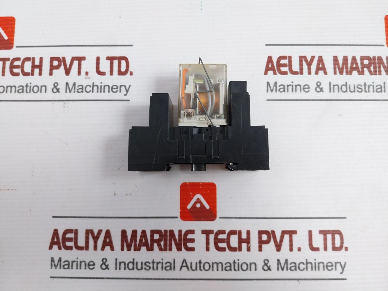 Part No: Rxn 41G11 Fd Telemecanique Relay With Socket 5A 250Vac 110Vdc