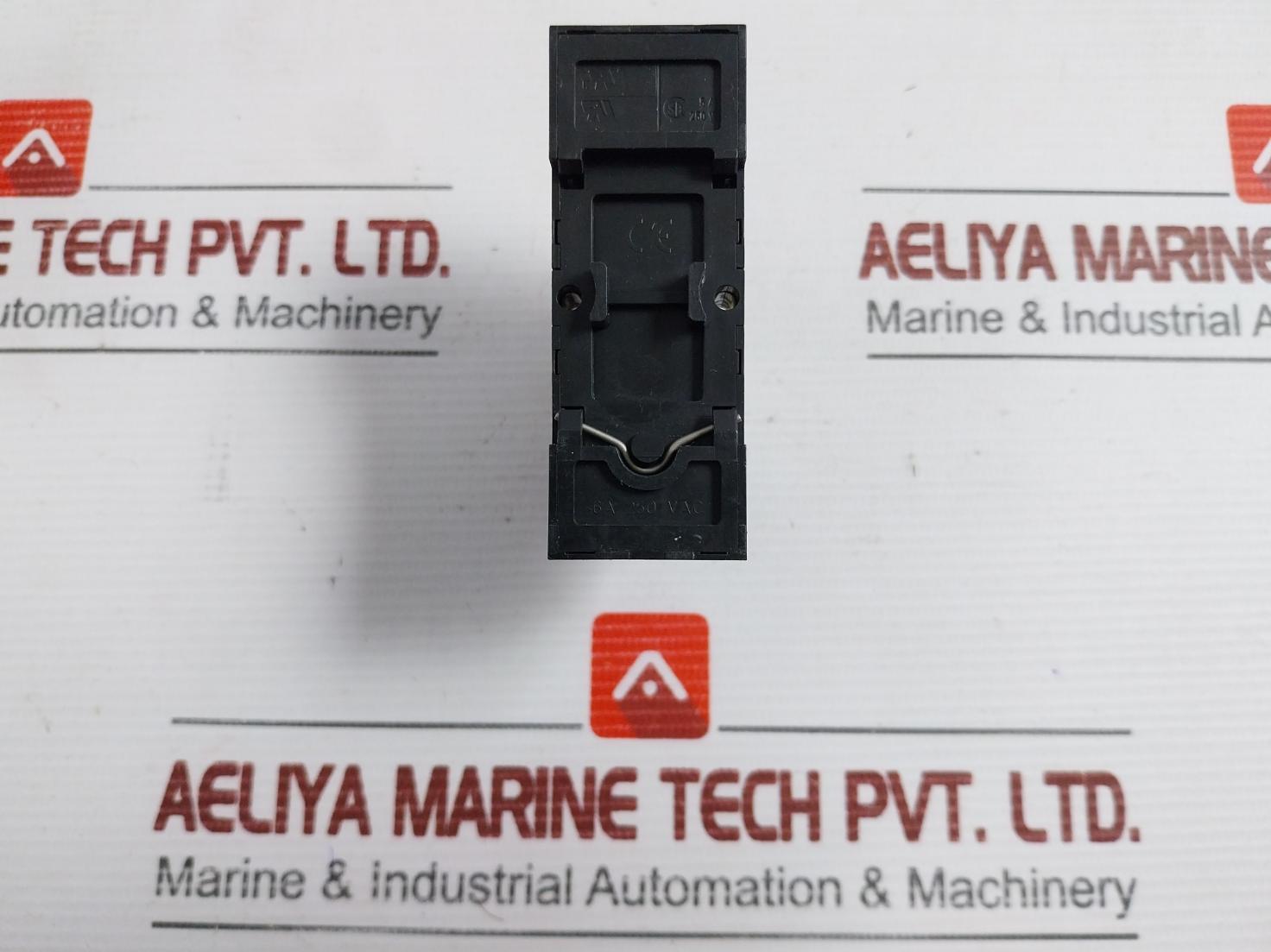 Part No: Rxn 41G11 Fd Telemecanique Relay With Socket 5A 250Vac 110Vdc