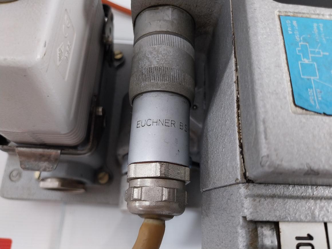 Part No: Vn215/87 Emc Oil Mist Detector By Schaller-automation Max 20 Bar Ip 54