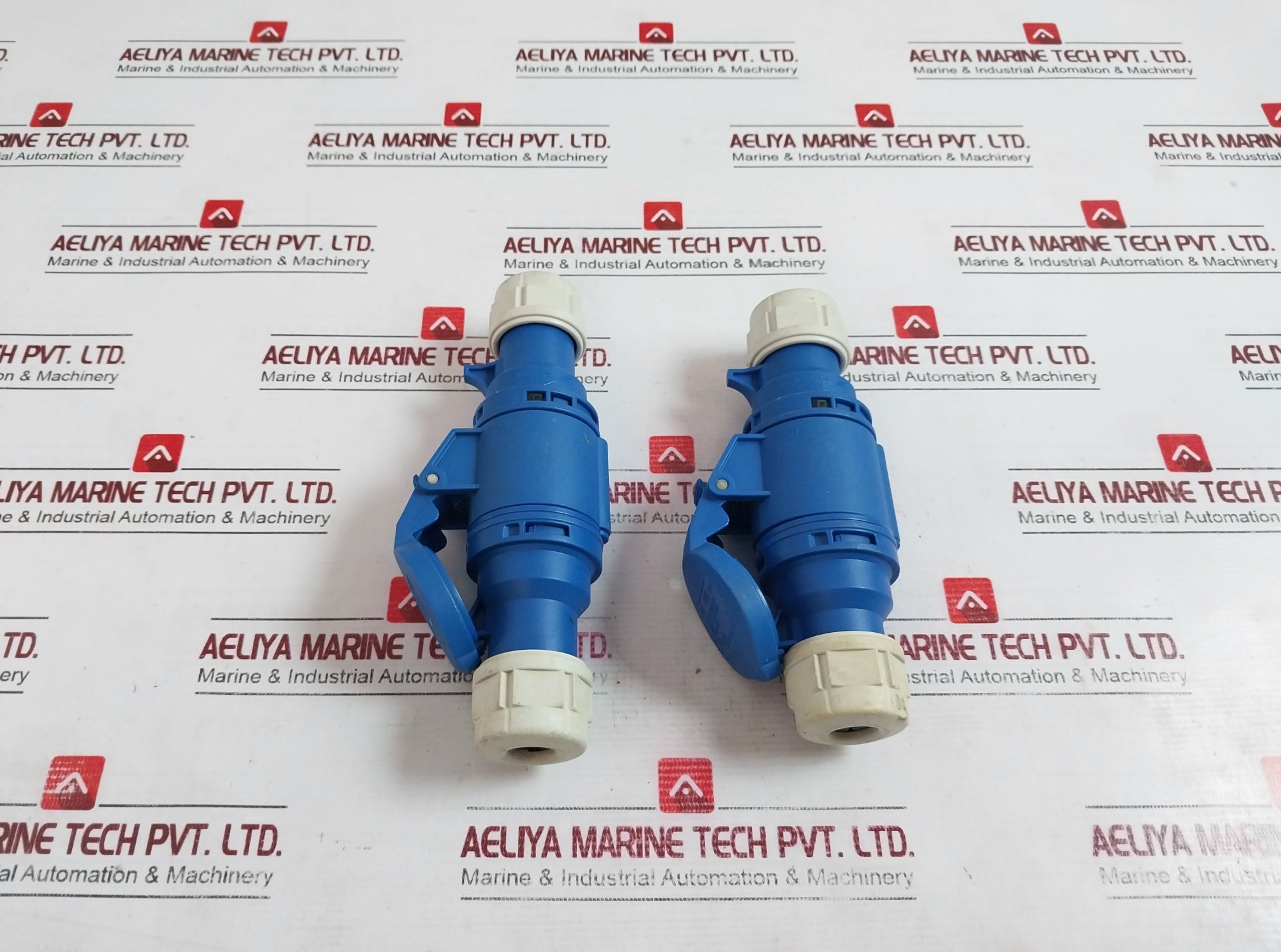 Pce 16A-6H/220-250V~ Pin & Sleeve Connector Type 213 Ip44 2P+E/50+60Hz
