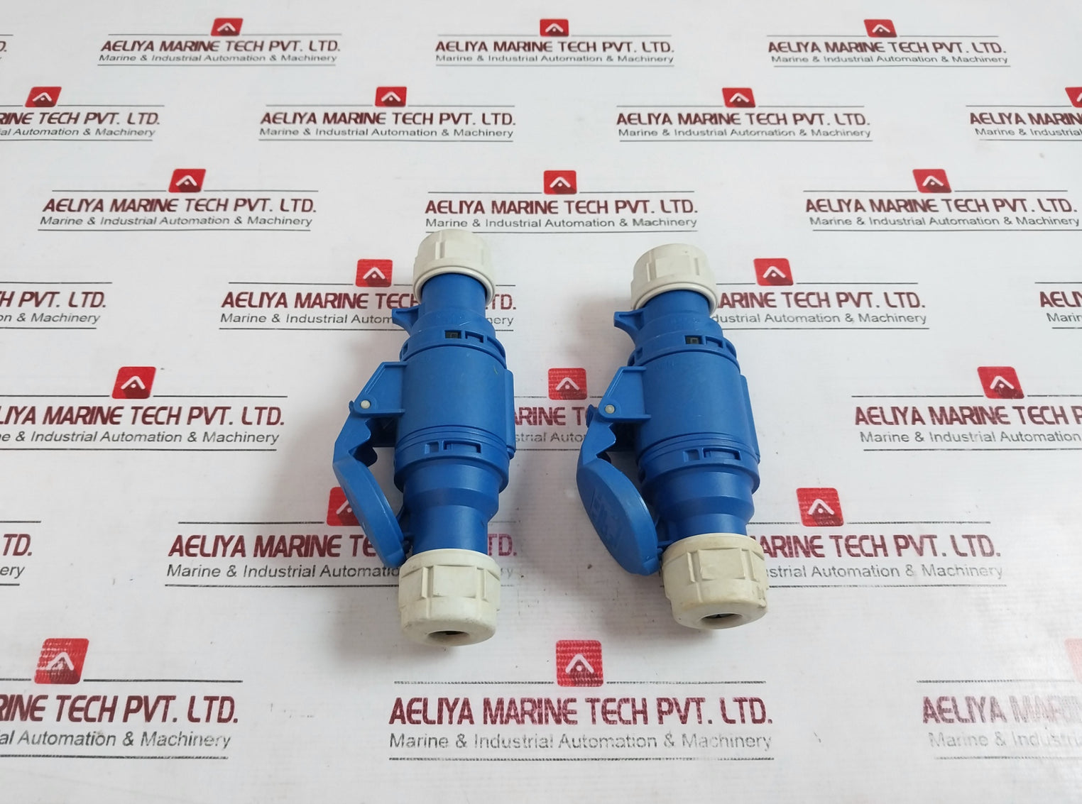 Pce 16A-6H/220-250V~ Pin & Sleeve Connector Type 213 Ip44 2P+E/50+60Hz