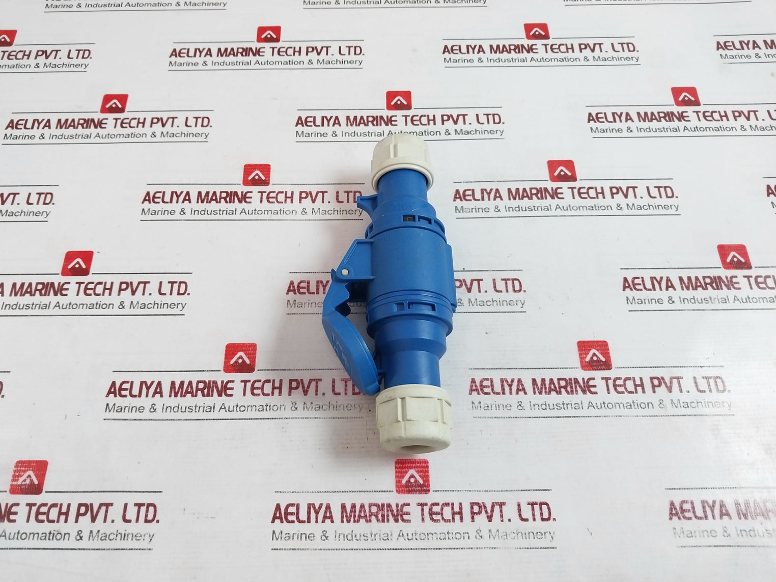Pce 16A-6H/220-250V~ Pin & Sleeve Connector Type 213 Ip44 2P+E/50+60Hz
