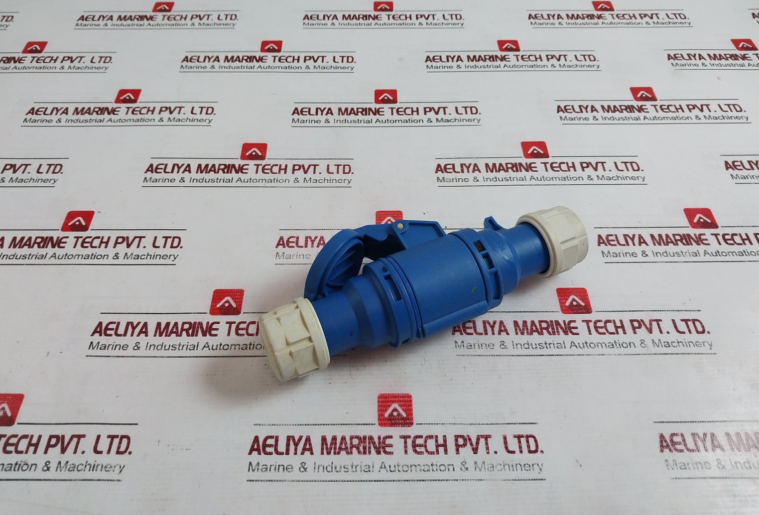 Pce 16A-6H/220-250V~ Pin & Sleeve Connector Type 213 Ip44 2P+E/50+60Hz