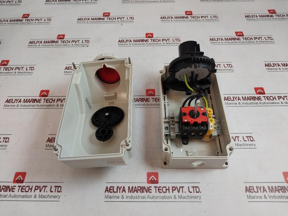 Pce 75242-3 Switch Interlocked Socket Awd 32A 4P 3H Ip66/ Ip67