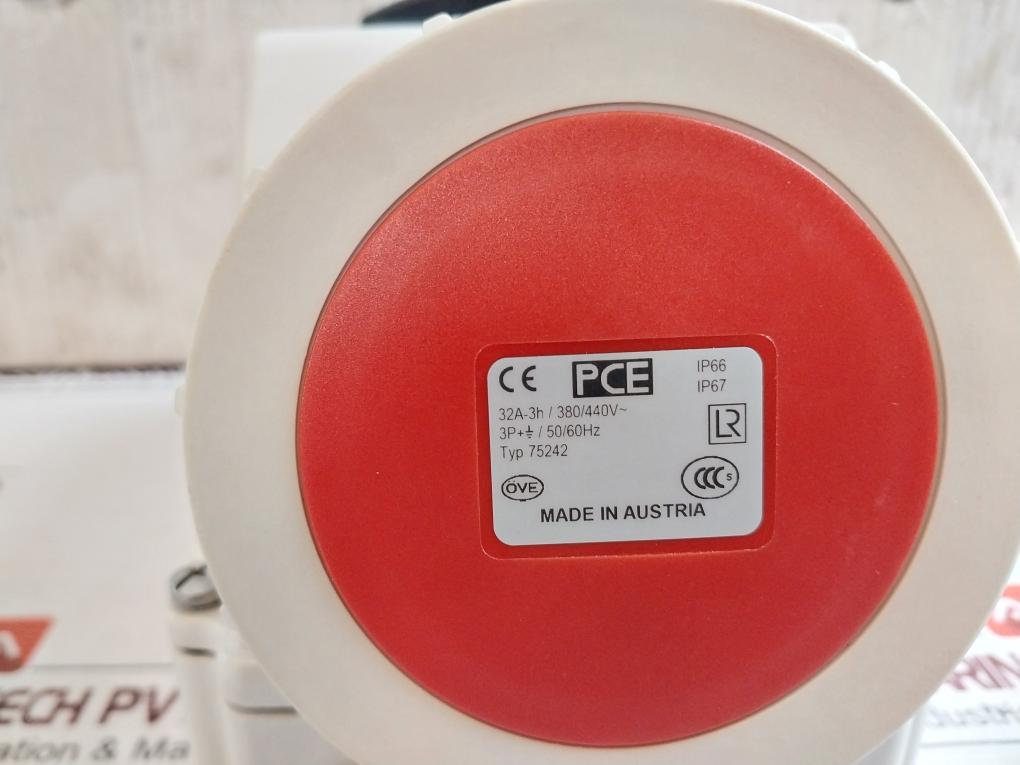 Pce 75242-3 Switch Interlocked Socket Awd 32A 4P 3H Ip66/ Ip67