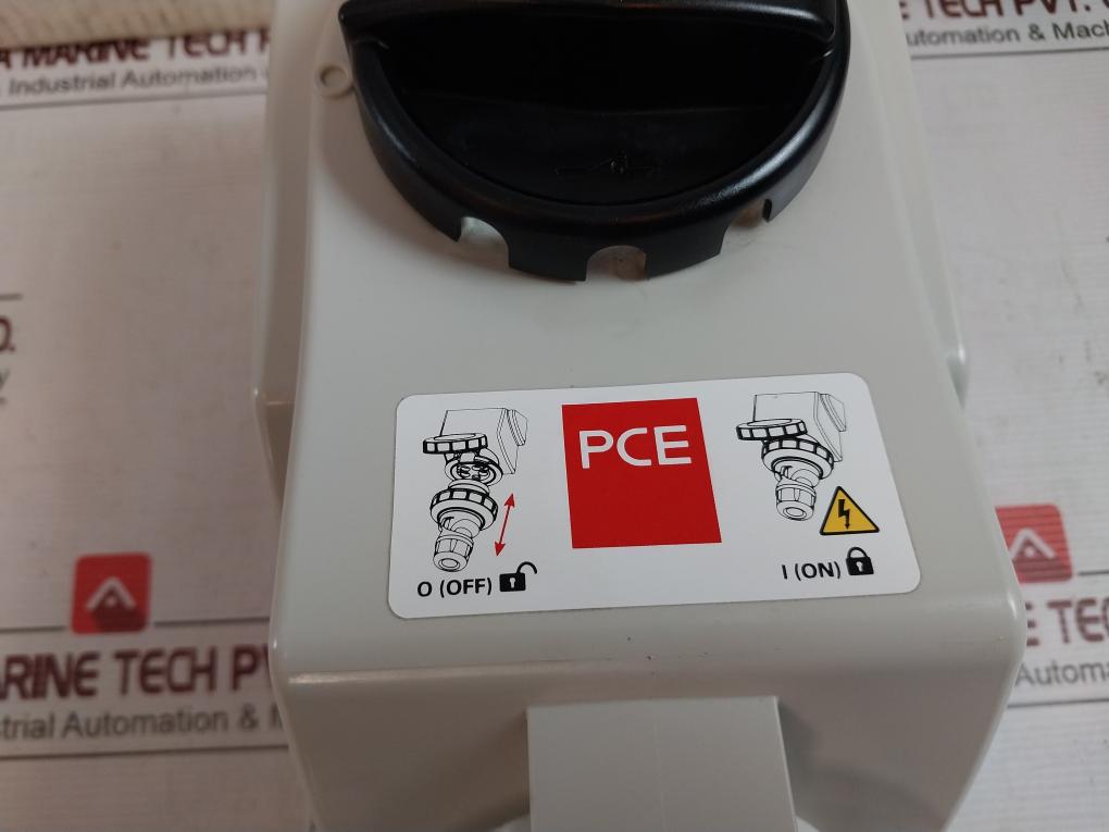 Pce 75242-3 Switch Interlocked Socket Awd 32A 4P 3H Ip66/ Ip67