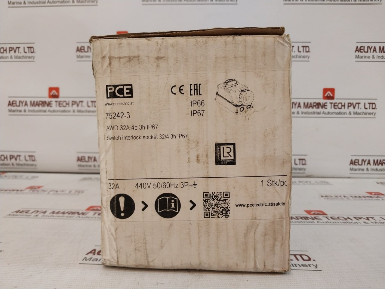 Pce 75242-3 Switched Interlocked Socket 32A 4P 3H Ip66/Ip67 440V 50/60Hz
