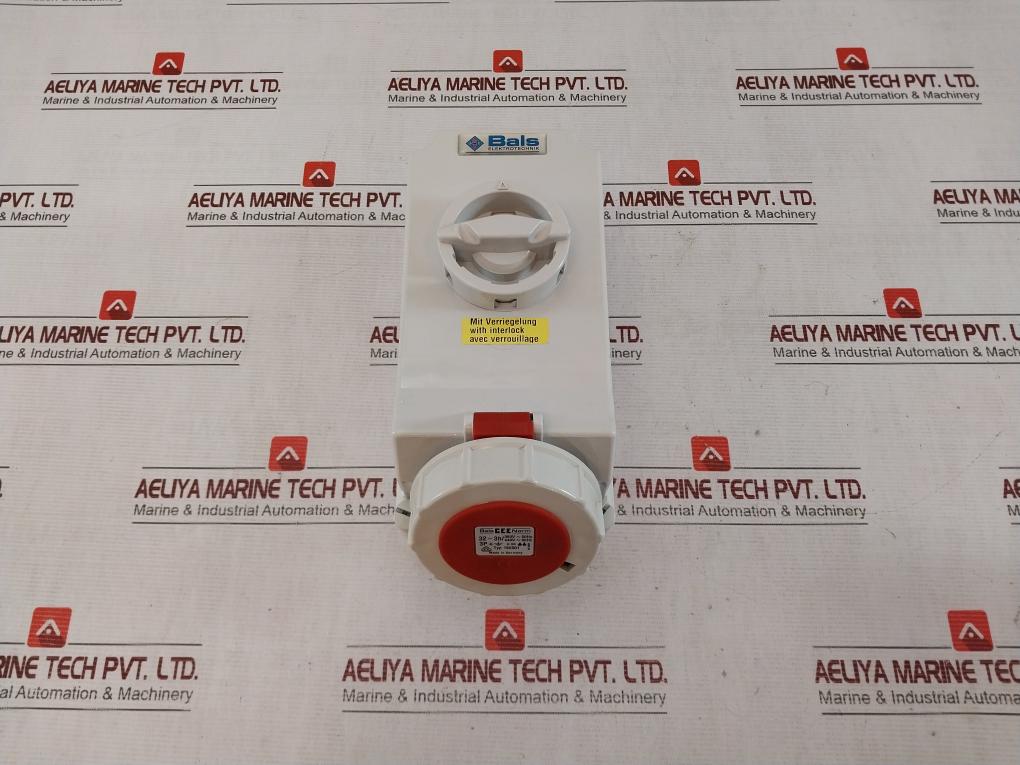 Pce 75242-3 Switched Interlocked Socket 32A 4P 3H Ip66/Ip67 440V 50/60Hz