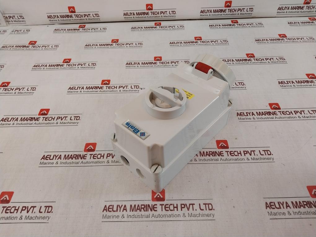 Pce 75242-3 Switched Interlocked Socket 32A 4P 3H Ip66/Ip67 440V 50/60Hz