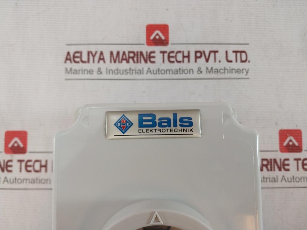 Pce 75242-3 Switched Interlocked Socket 32A 4P 3H Ip66/Ip67 440V 50/60Hz