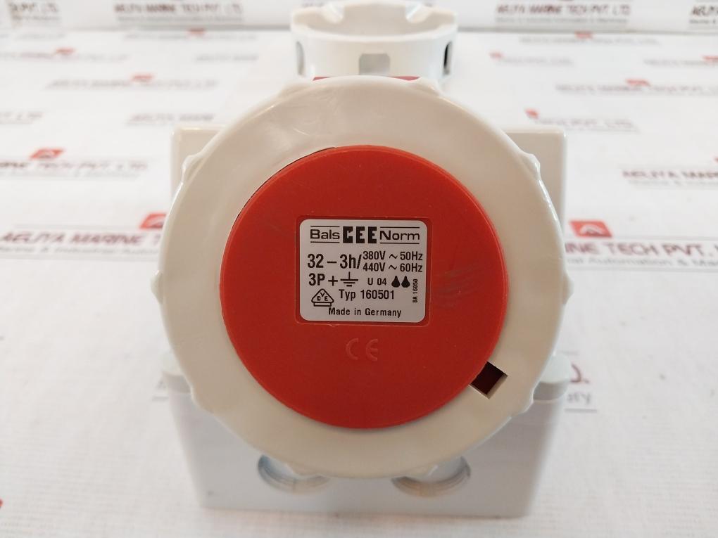 Pce 75242-3 Switched Interlocked Socket 32A 4P 3H Ip66/Ip67 440V 50/60Hz