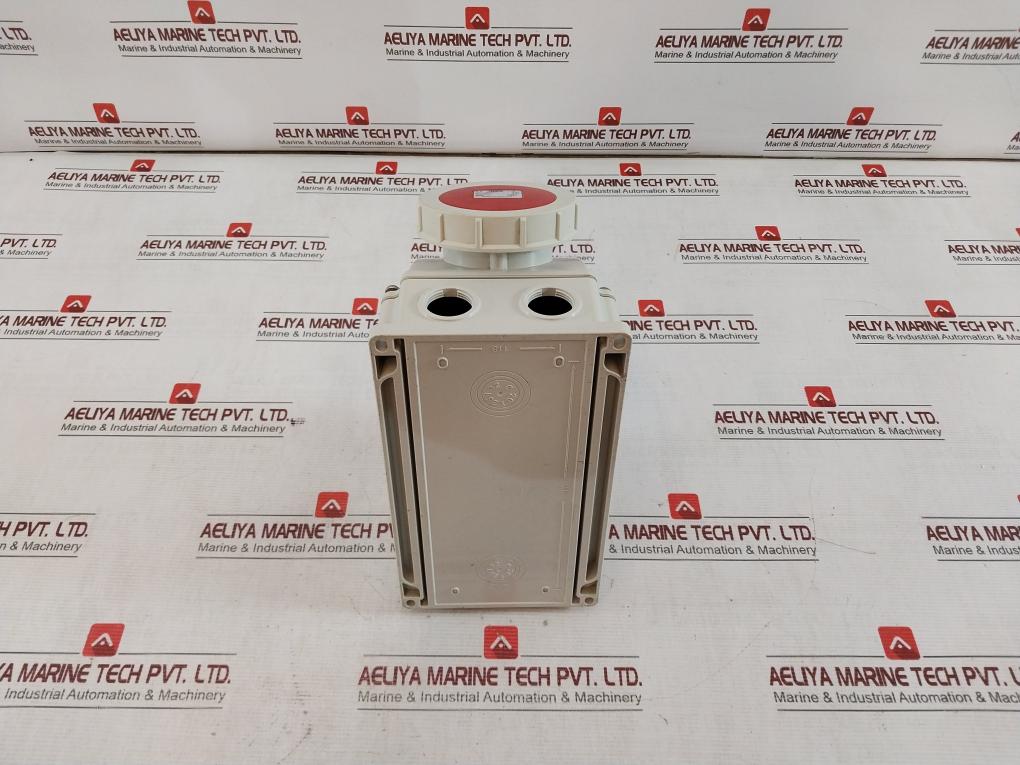 Pce 75242 Interlock Switch Socket 380/440V~ 50/60Hz 57A 1000V
