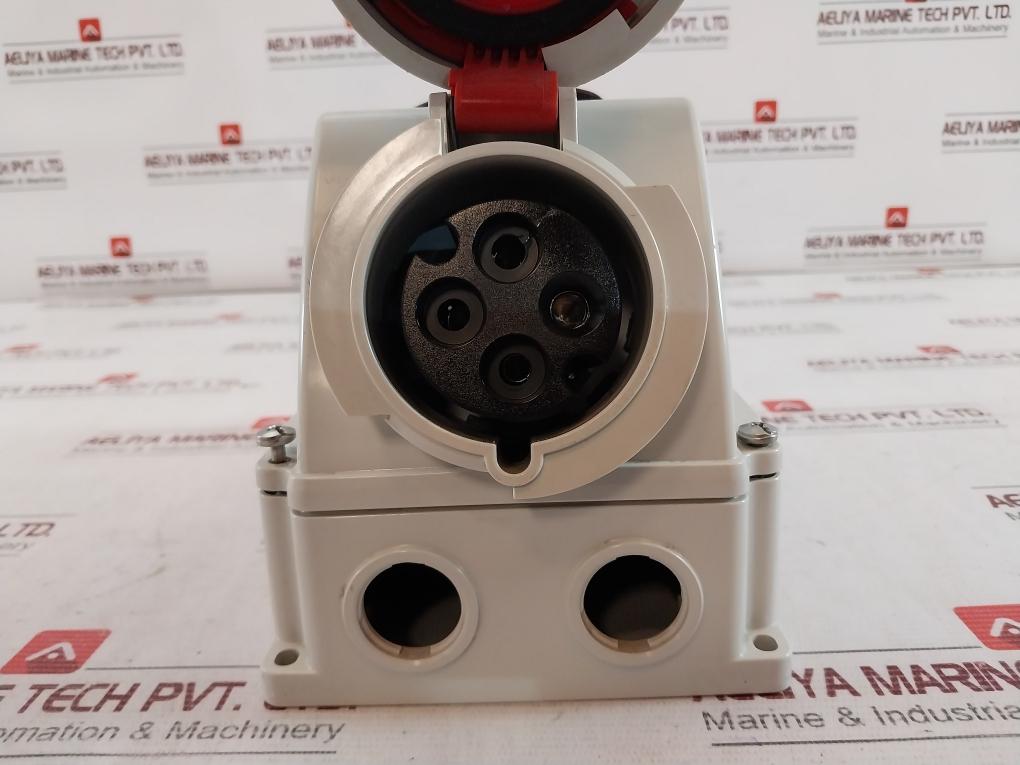 Pce 75242 Interlock Switch Socket 380/440V~ 50/60Hz 57A 1000V