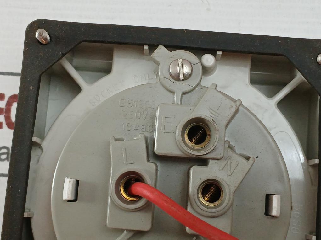 Pdl 56Cv313 Single Pole Combination Switch Socket 56 Series 50Hz