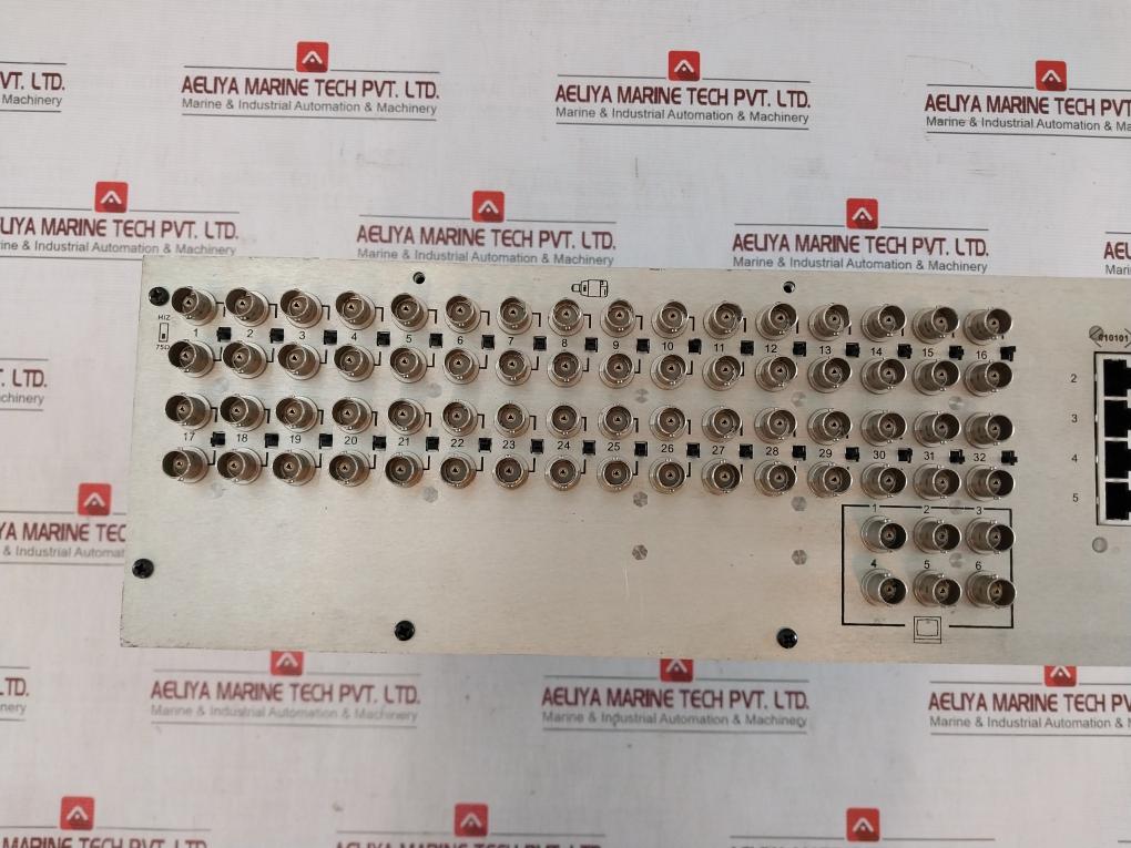 Pelco Cm6800-32X6-x Matrix Switcher/Controller 50/60Hz 120/230V