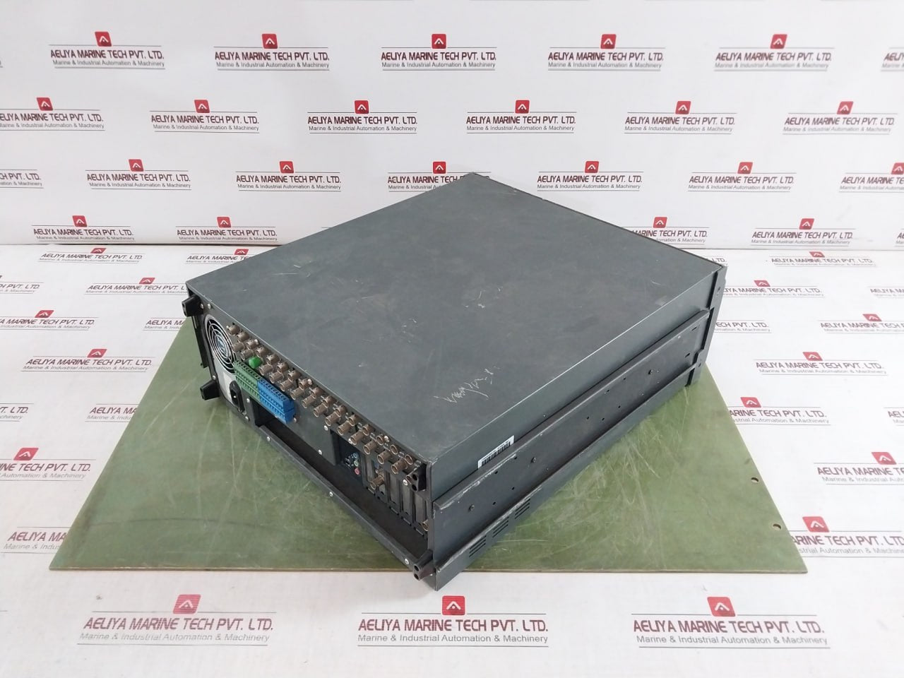 Pelco Dx8116-250 Digital Video Recorder Dx 8100 Series 100-240V 50/60Hz Ver: 1.2