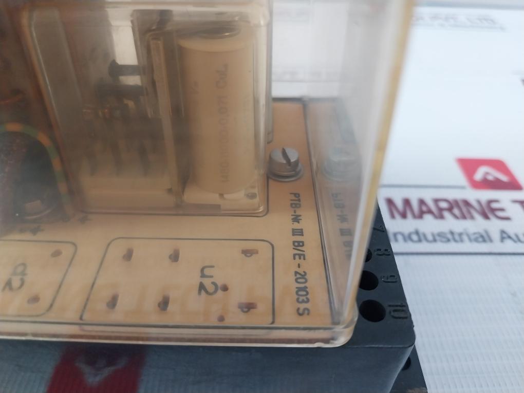 Pepperl+Fuchs We70/Ex1/A Intrinsically Safe Control Unit 220V 4A 500W