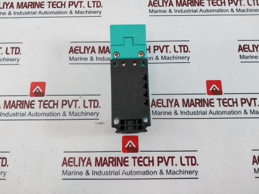 Pepperl+fuchs Ncn30+u2+n0 Proximity Sensor With Movable Active Face 800821