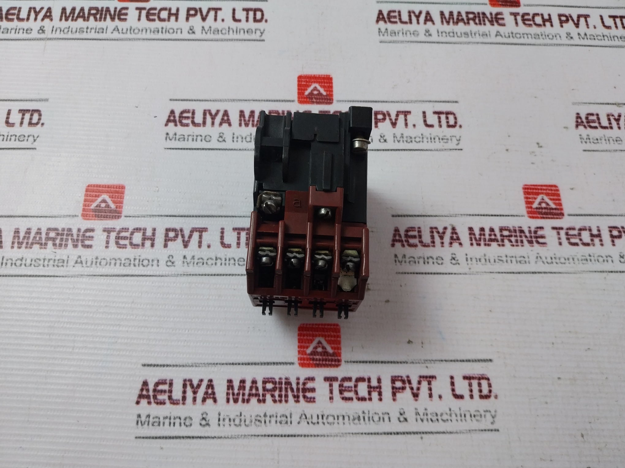 Petercem Kos 8 Contactor Relay 500V 50/60Hz