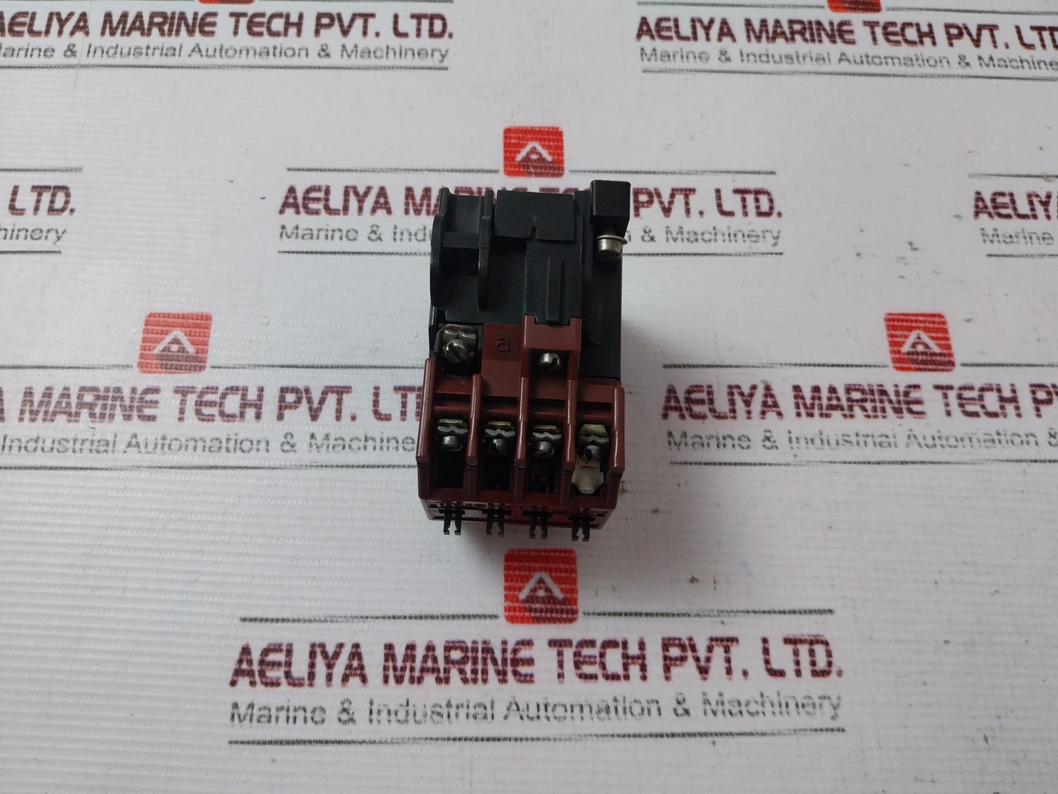 Petercem Kos 8 Contactor Relay 500V 50/60Hz