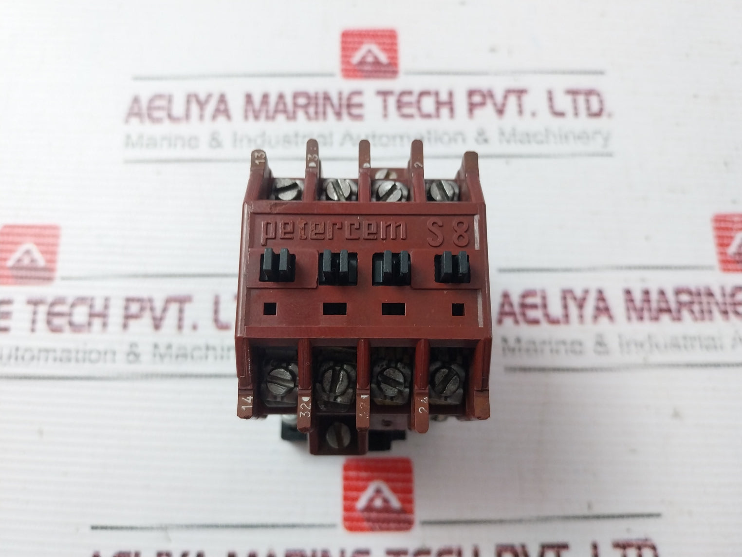 Petercem Kos 8 Contactor Relay 500V 50/60Hz