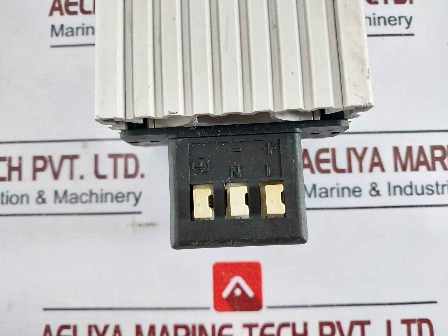 Pfannenberg FLH 150 Radiant Heater 17015005007 IP20 150W 110-250Vac 50/60Hz