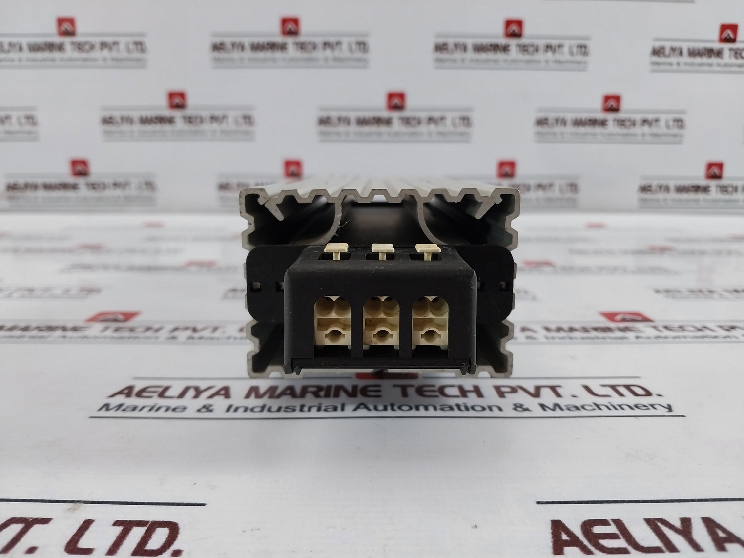 Pfannenberg FLH 150 Radiant Heater 17015005007 IP20 150W 110-250Vac 50/60Hz