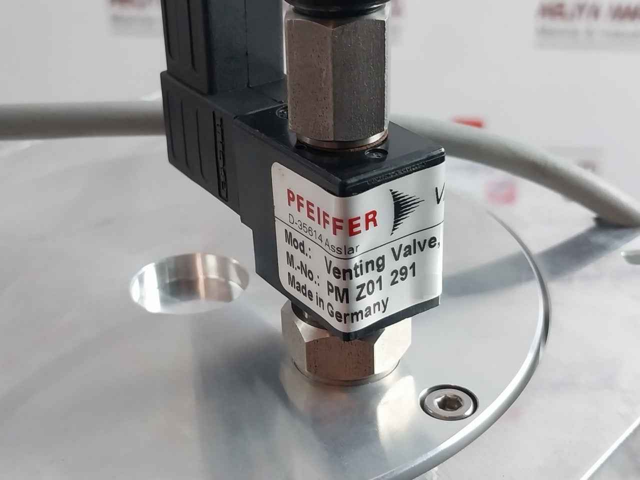 Pfeiffer Pm P04 550 Vacuum Pump Splitflow 310 3P 60000 1/Min 1000 Hz