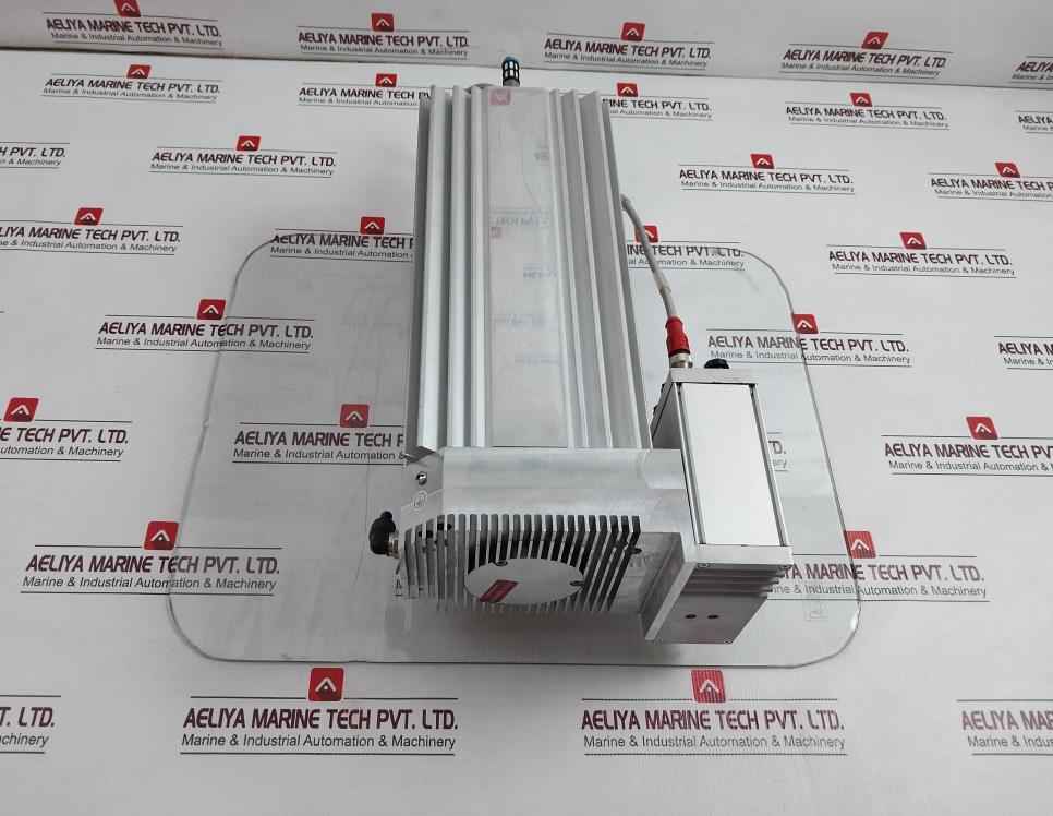 Pfeiffer Pm P04 550 Vacuum Pump Splitflow 310 3P 60000 1/Min 1000 Hz