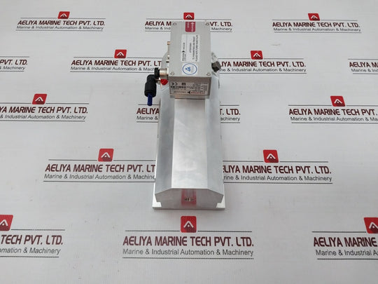 Pfeiffer Vacuum Split Flow 0-1500Hz Output 0-24V 10A